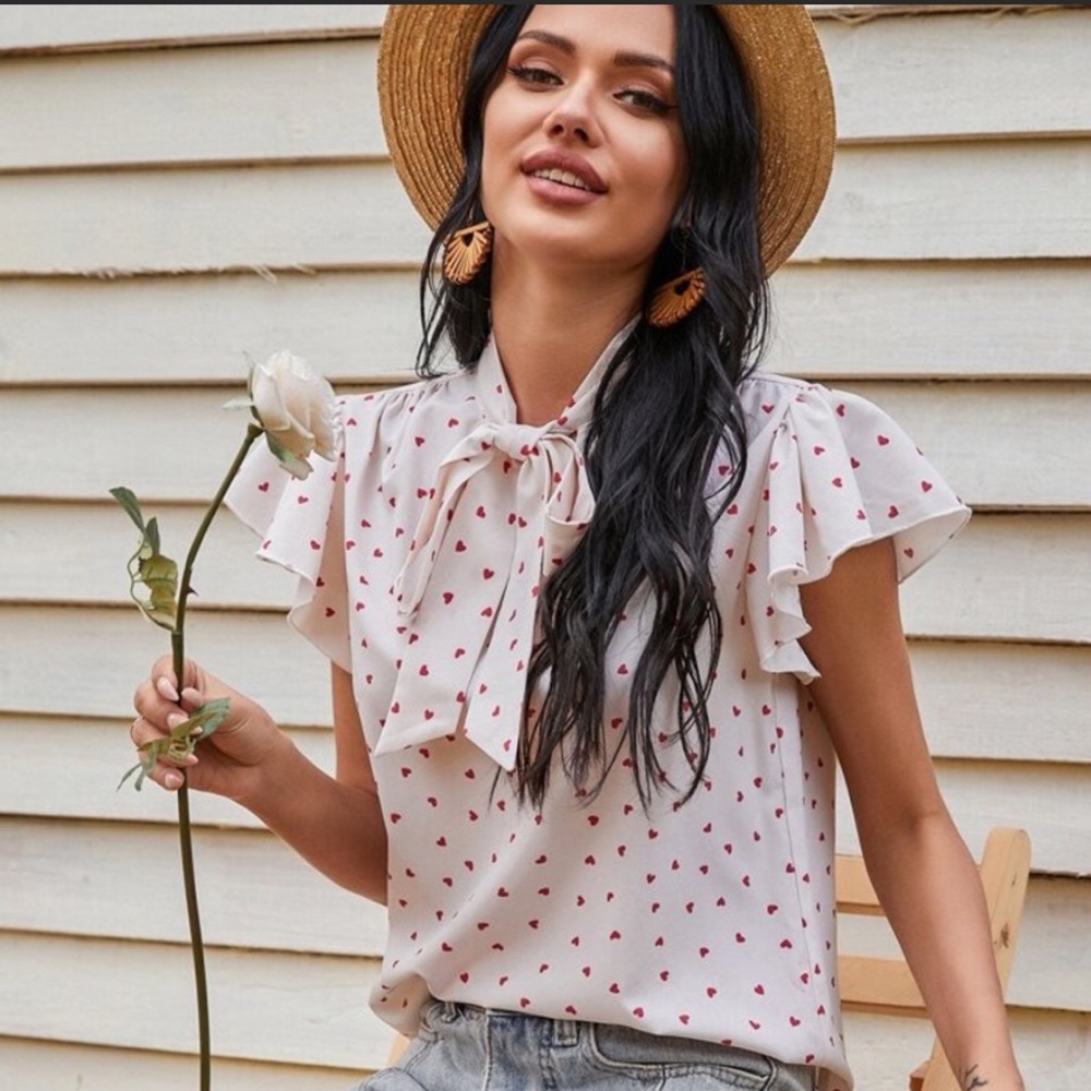 Tie-Neck Heart-print blouse